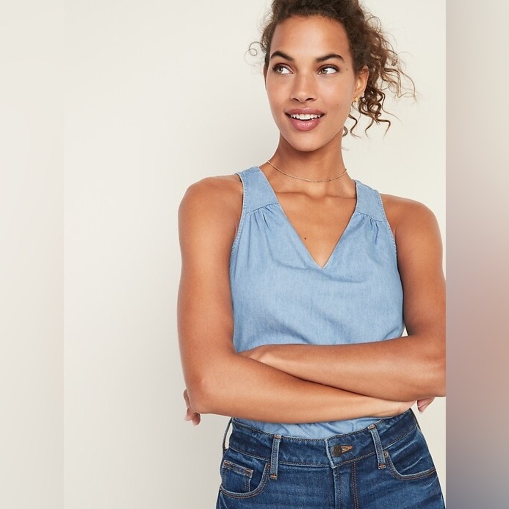 NWT Old Navy Chambray Sleeveless Blouse - Picture 8 of 8